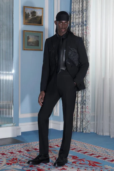 Look 11